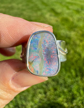 Load image into Gallery viewer, Australian Opal Wavy Split Finish Ring
